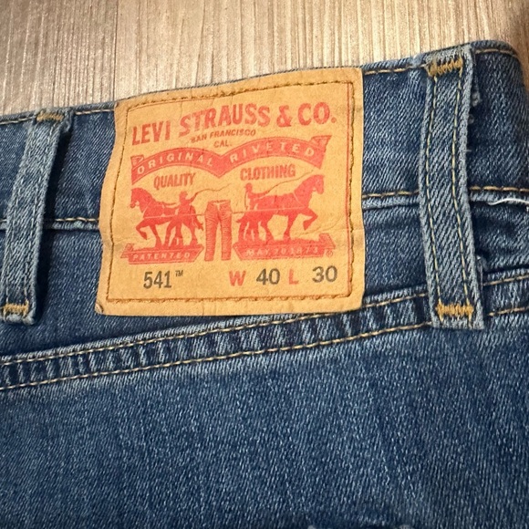 Men’s Levi’s Athletic Taper Fit Jeans Size 40 x 30 - Picture 4 of 5